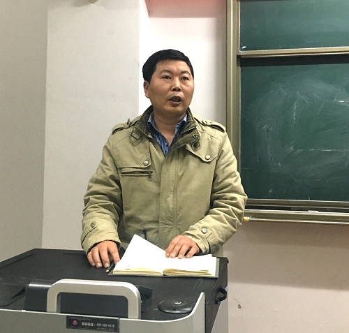 电子实验室主任李竹作实习具体安排