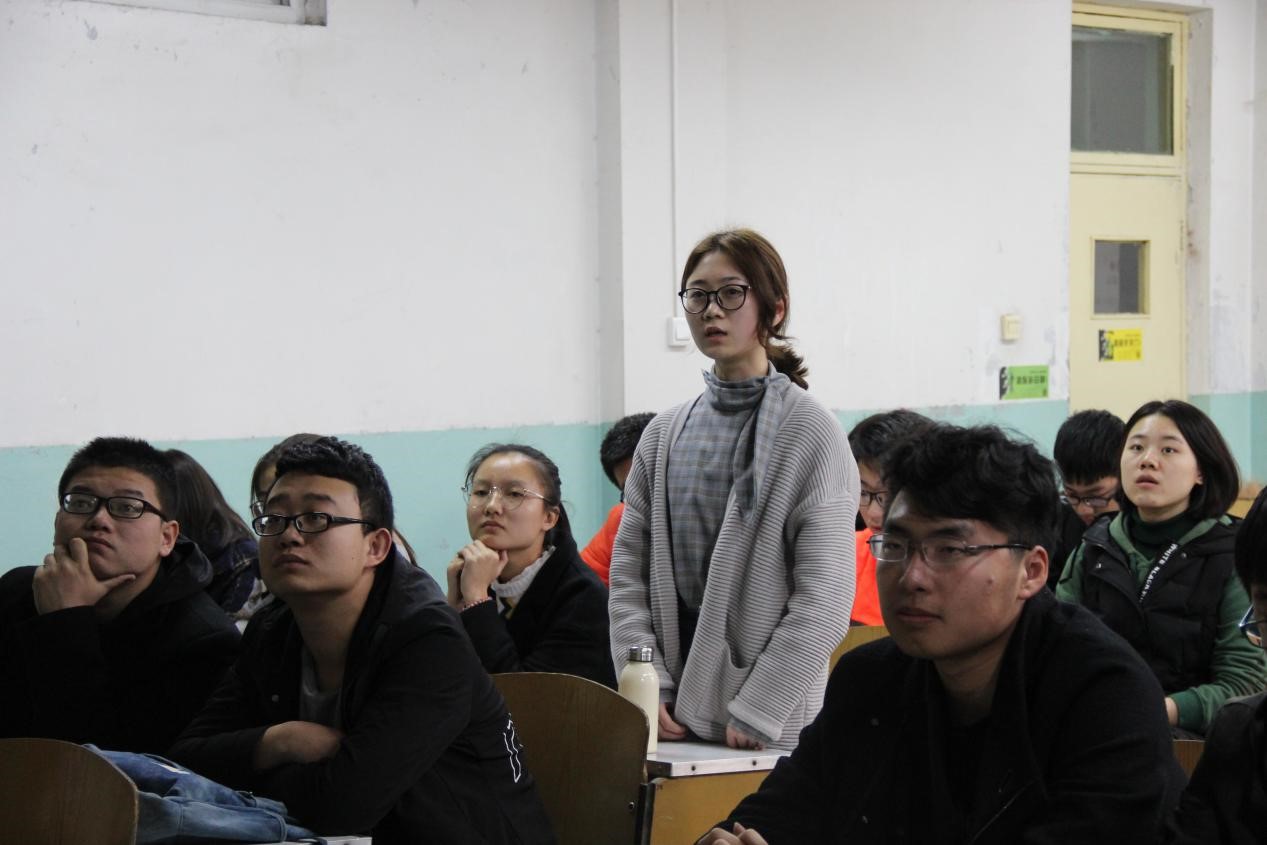 宣讲活动中班级代表发言
